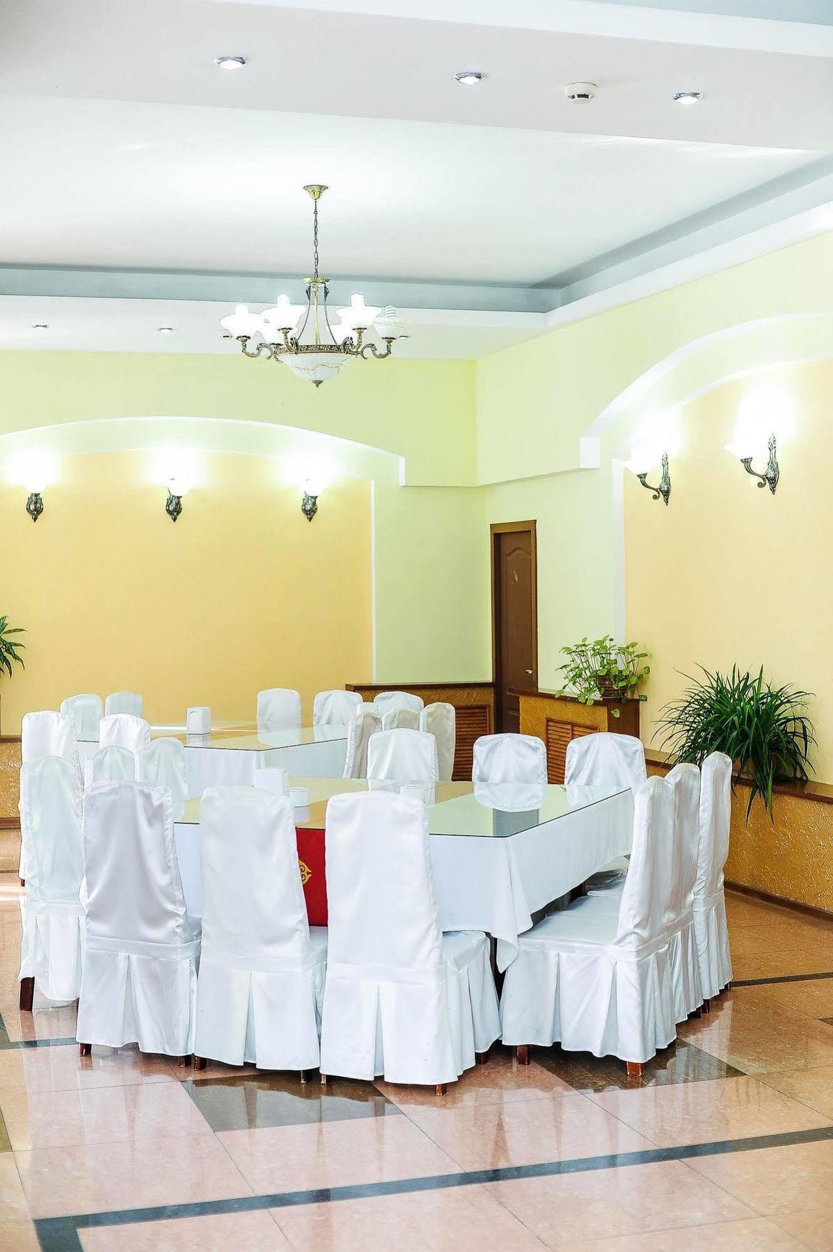 Dostyk Hotel Šymkent Exteriér fotografie