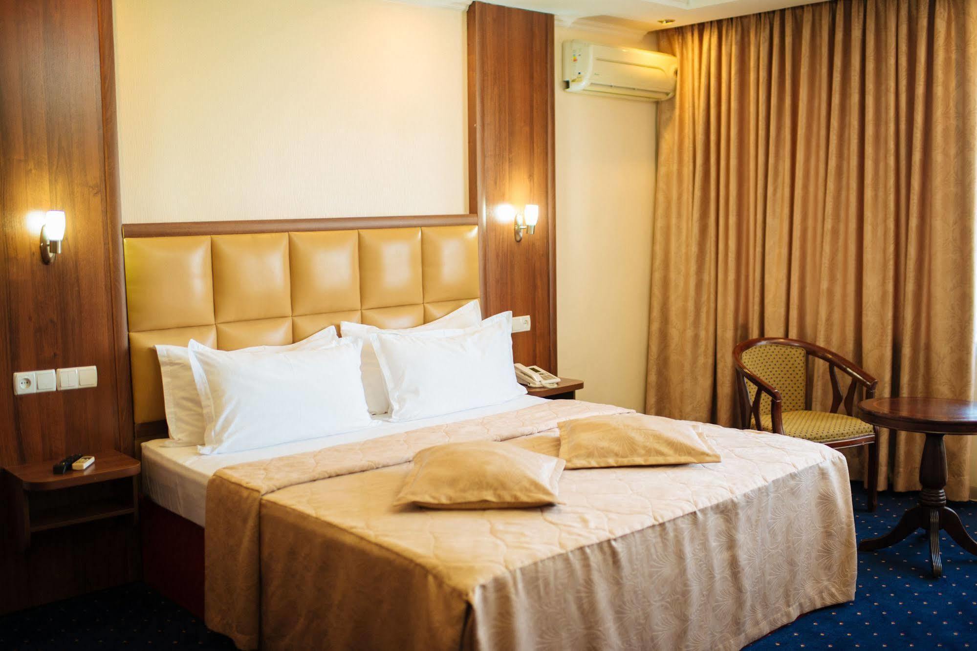 Dostyk Hotel Šymkent Exteriér fotografie
